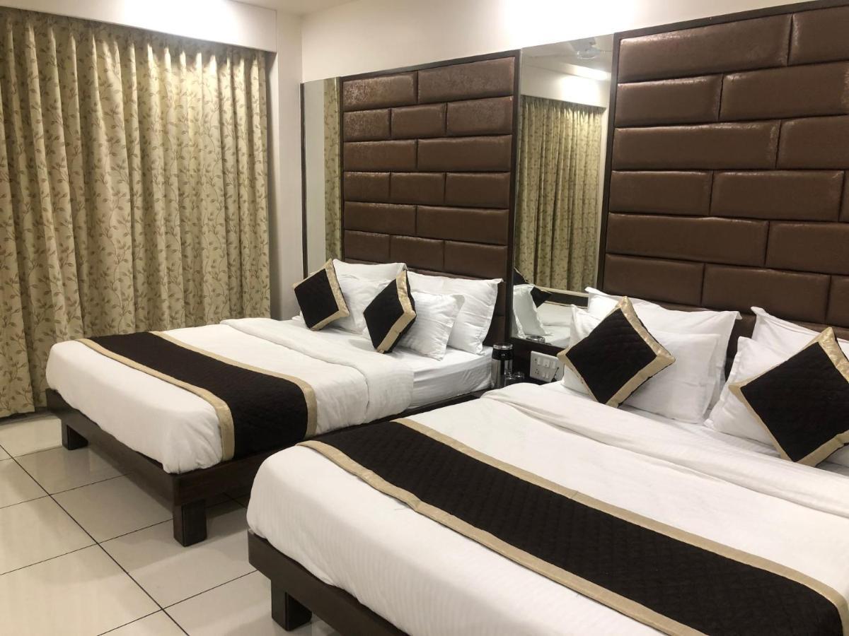 Hotel Circle Inn Ahmedabad Eksteriør bilde