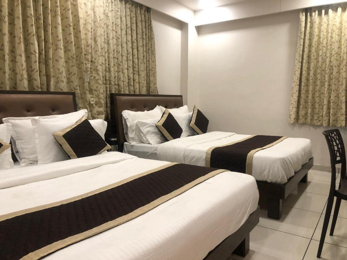Hotel Circle Inn Ahmedabad Eksteriør bilde